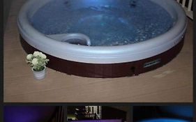 Hot Tub Breaks Lancaster Cresent Tattershall Lakes